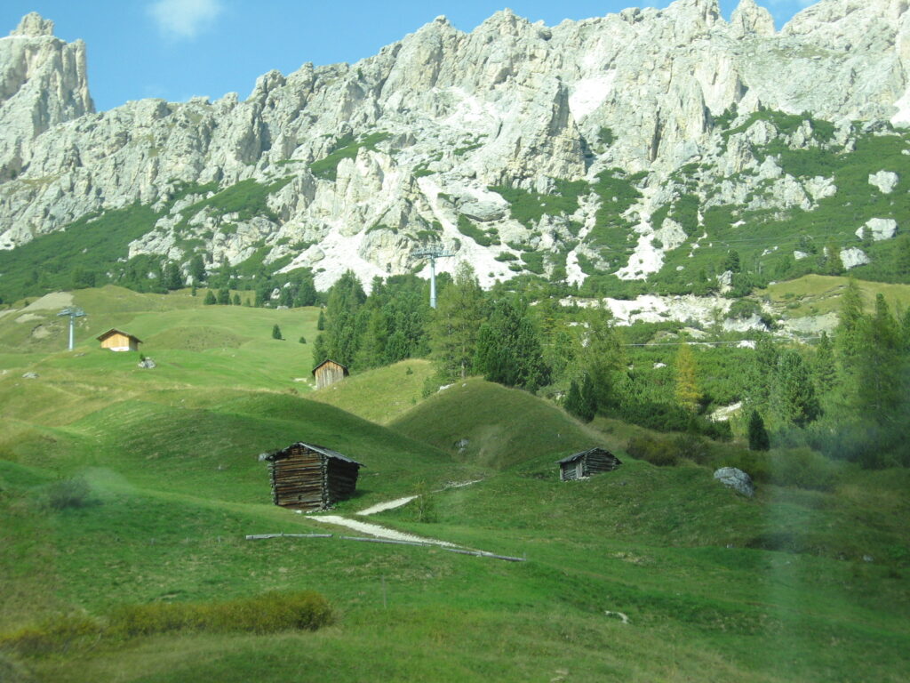 Beim Auswandern nach Italien ist für jeden Geschmack etwas dabei - Berge oder Meer und Sonne satt.